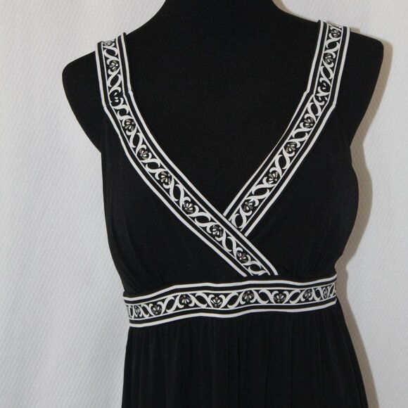 SALE Apt. 9 V Neck Black White Sleeveless Knee Length S Small EUC - Picture 4 of 12